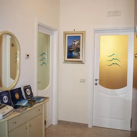 לינה וארוחת בוקר La Casa D'amare 3*