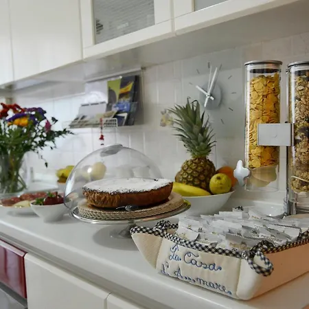 ベッド・アンド・ブレックファスト La Casa D'amare 3*
